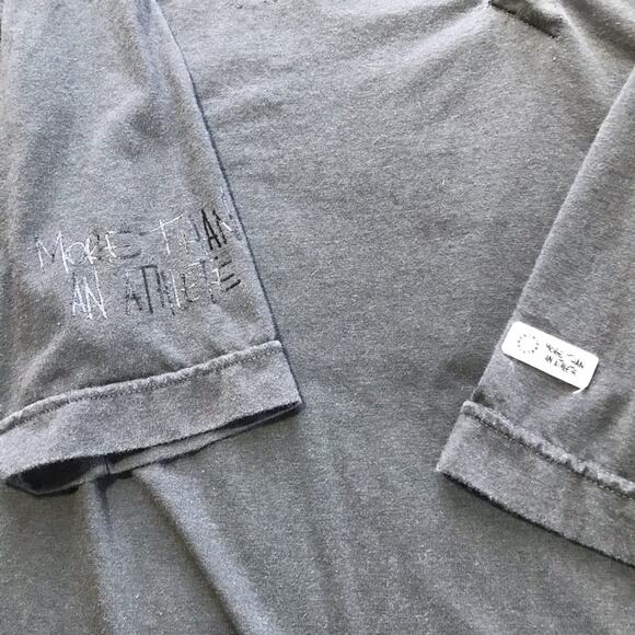 Uninterrupted More Than An Athlete New Rule M 1/4 snap short sleeve grey T-shirt - Picture 8 of 8